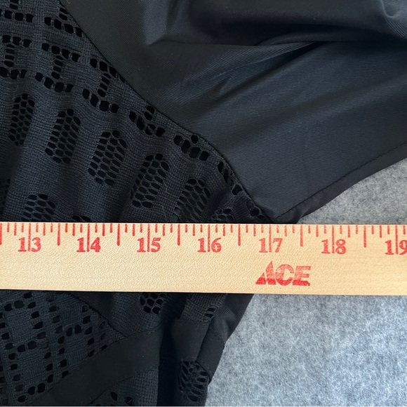 BEBE Hi Lo Tunic Top Long Sleeve Back Zip Black Size Medium NWT - Picture 4 of 10